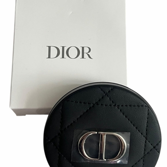 Dior Black Quilted CD Compact Case Gold Logo Round Cosmetic Case – OS - Picture 4 of 8